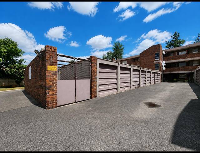 2 BEDROOM FLAT FOR SALE IN THREE RIVERS